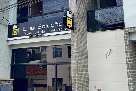 Fachada da Dual Soluções na Rua Esperanto, 195, em Ubá - MG